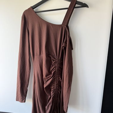 Braunes Kleid