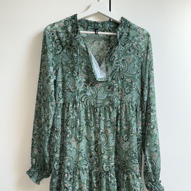 Robe verte fleurie 