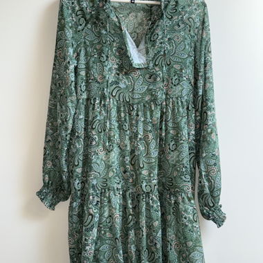 Robe verte fleurie 