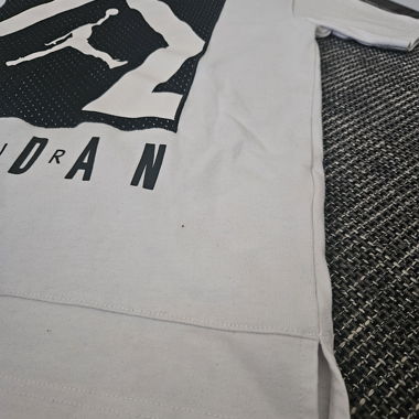 T-shirt Jordan grafica