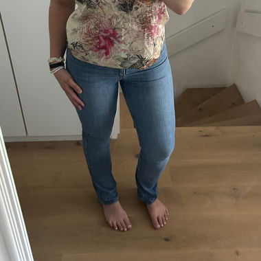 levi’s high rise straight/skinny jeans