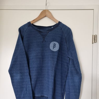 Pull bleu