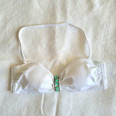 Weisses Bandeau-Bikini-Top