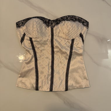 Corset-Top aus Creme-Satin