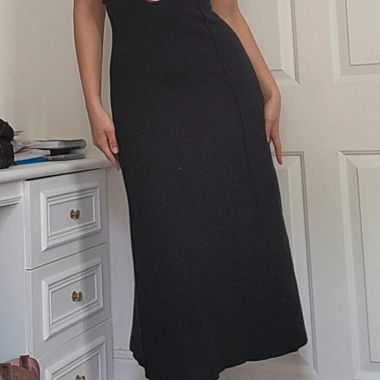 Vestito midi nero smanicato