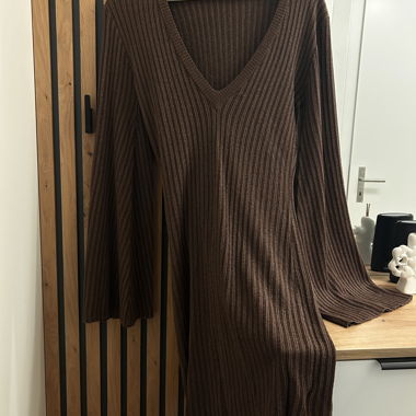 Tight brown dress