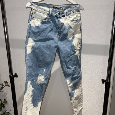 Jeans Fashion Nova con stampa bleach, taglia 31