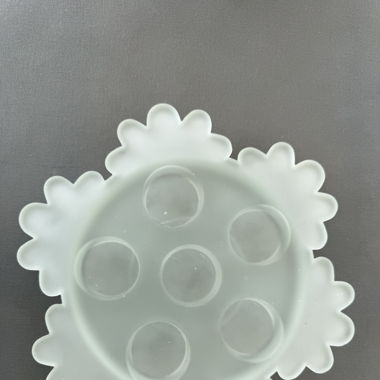 Glass tealight holder