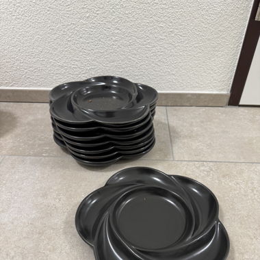 Black Plates 8 pcs Kunstig