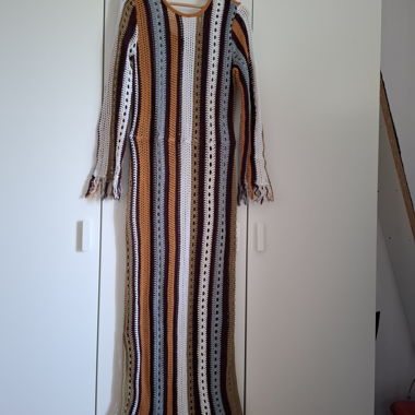 Buntes Häkelkleid