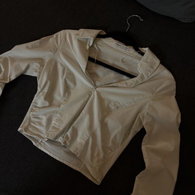 Top with zipper 