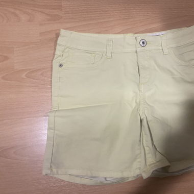 Kurze Hose Gelb