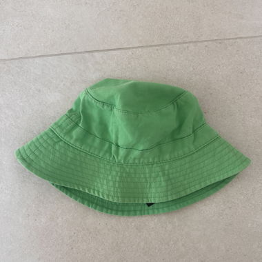 Zara green bucket hat