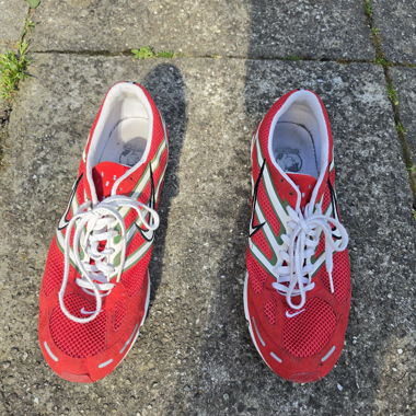 Chaussures de course Nike rouges