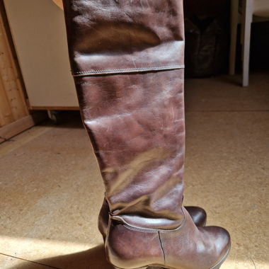 Braune Lederstiefel 