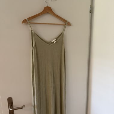 Robe nuisette mi-longue côtelée