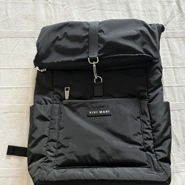 Padded Black Backpack (VIVI MARI)
