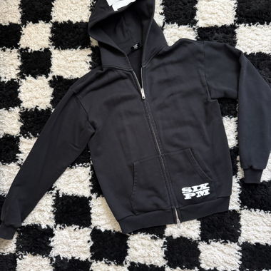 Sixpm (6PM) Zip-Hoodie en collaboration avec Slawn