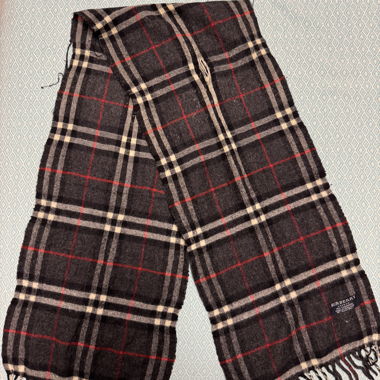 VINTAGE BURBERRY SCARF