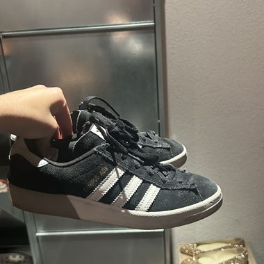 Adidas Sneakers