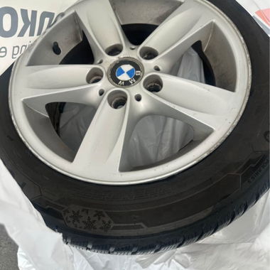 Jante en aluminium BMW avec pneus