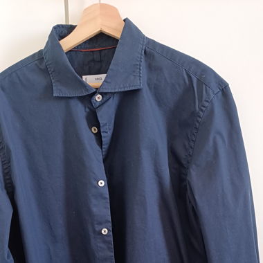 Chemise bleue foncée Mango