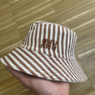 Casquette d'été réversible Miu Miu