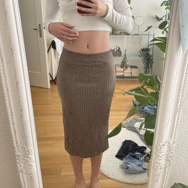 Brown midi H&M skirt
