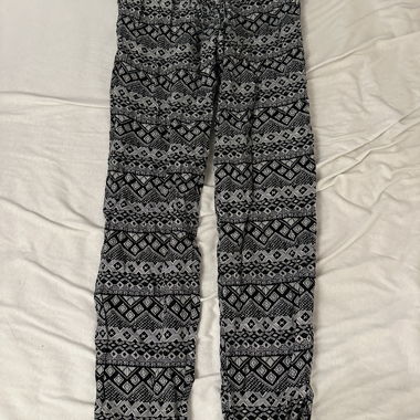 Gemusterte Hose schwarz/weiss