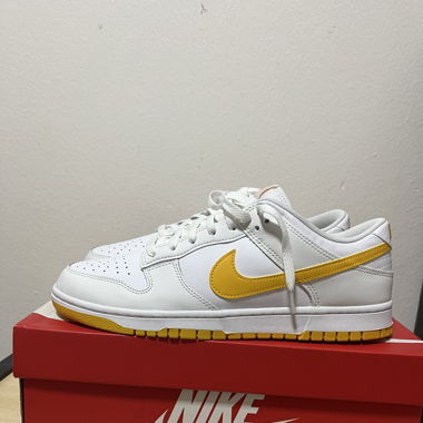 Nike Dunks Low “University Gold”