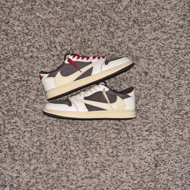 Travis Scott Jordan 1s