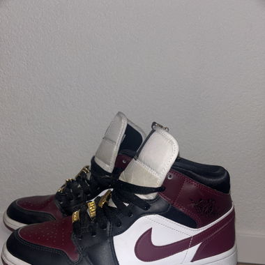 Air Jordan 1 Mid SE Black Dark