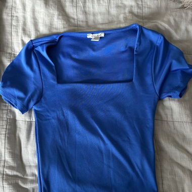 T-shirt bleu AMISU manches courtes