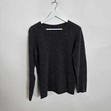 Grey alpaca knit sweater