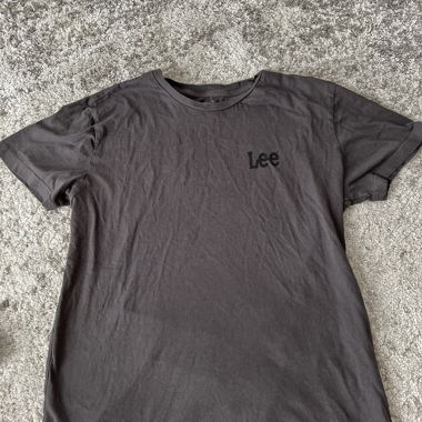 Lee shirt
