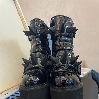 Demonia taille 39 noir (style gothique)