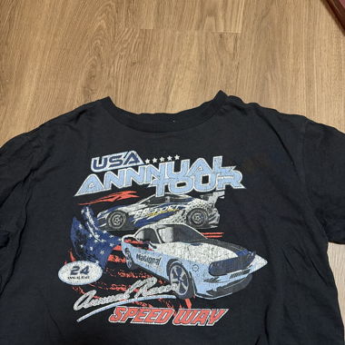T-shirt casual con automobili