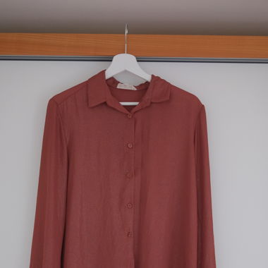 glitzernde Bluse