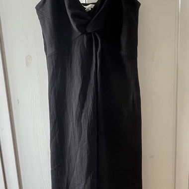 Schwarzes Trägerkleid