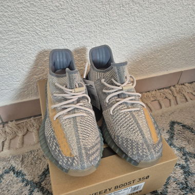 Yeezy 350 V2