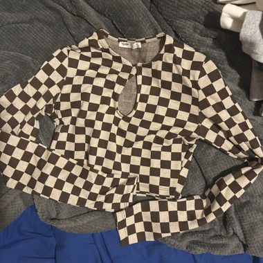 Crop top to tie at the neck