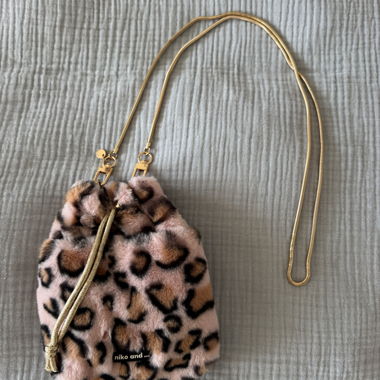 Niko and... faux fur bag