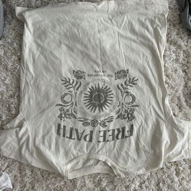 T-shirt Free Path