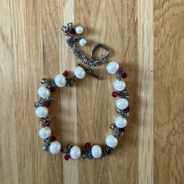Perlarmband mit Swarovski Kristallen