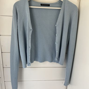 Cardigan en maille bleu clair
