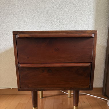 2 Nachttische aus Massivholz (Akazie)