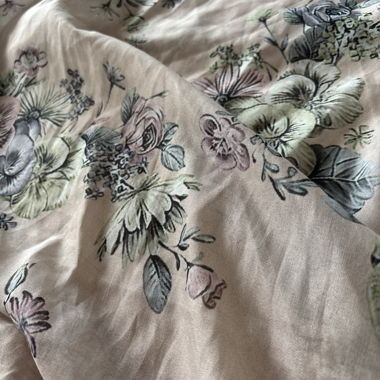 Hijab carré fleuri 