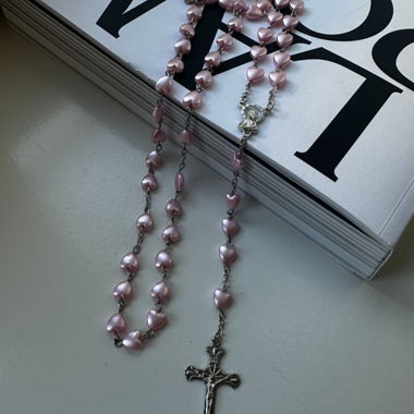 Collana d'argento con cuori rosa look vintage