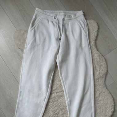 weisse jogginghose