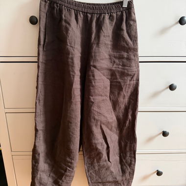 Pantaloni in lino marroni a gamba larga